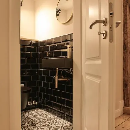 Loft 1540 - Boutique Apartment