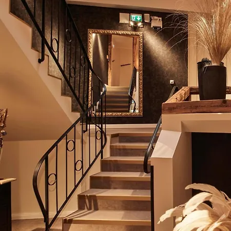 Loft 1540 - Boutique Apartment